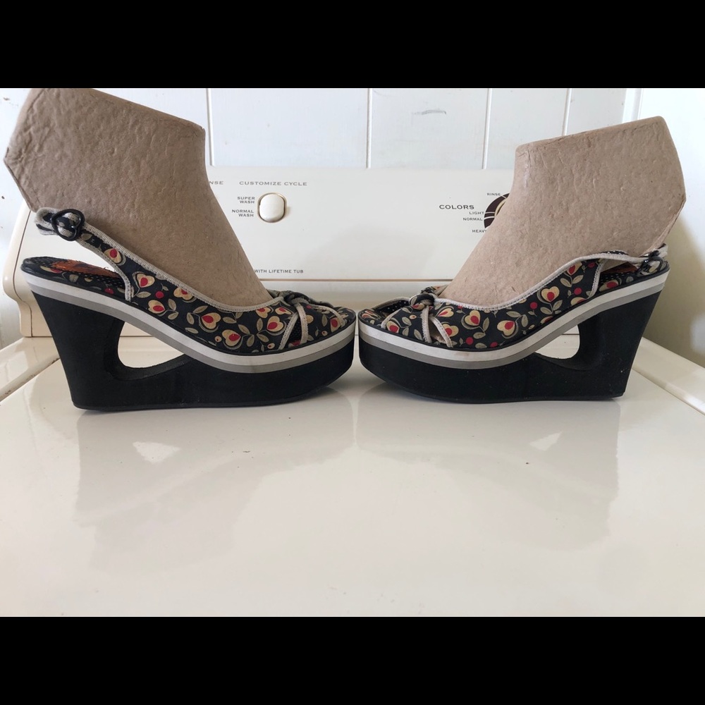 Rocket Dog heart platform fancy wedge sandal 7.5 - Picture 6 of 7
